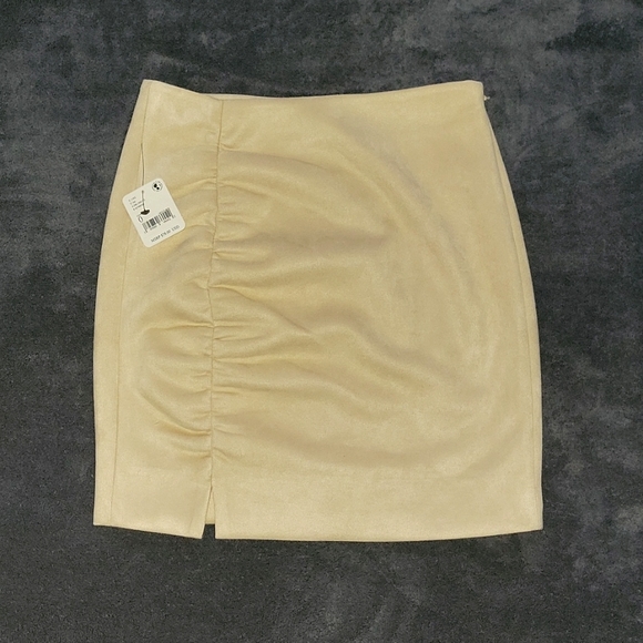 ✌🏼Free People NWT✌🏼 Avas High Rise Cinched Slit Mini Skirt Sizes 0, 6, and 8 - Picture 3 of 11